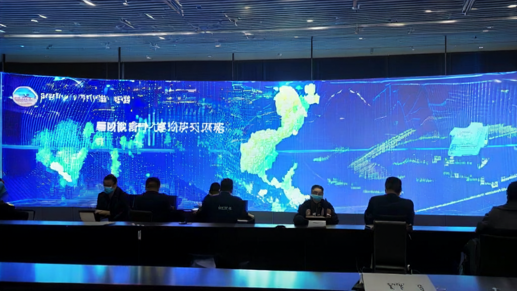 A modern office building bathed in sunlight, with technicians operating computers to demonstrate the multilingual and emotional switching capabilities of the "Bailin" voice model, heralding the trend of AI-powered customer acquisition for cross-border e-commerce in 2025.